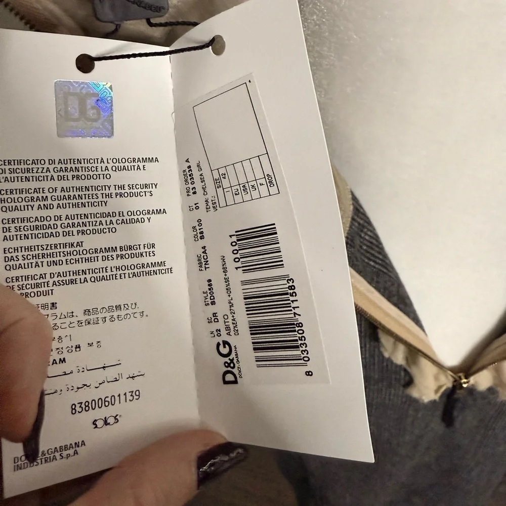 NWT- D&G Dolce and Gabbana lightweight wool/silk blend, size IT 42 - Picture 6 of 7